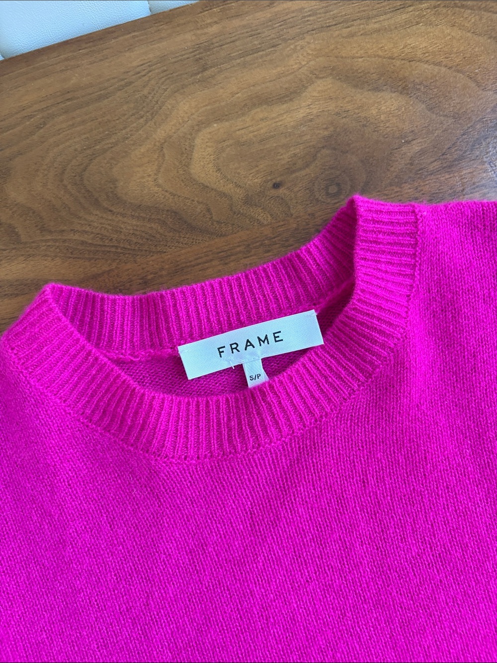 FRAME Cashmere Short Sleeve Ruched Sleeve Sweater Magenta Size Small - Picture 6 of 10